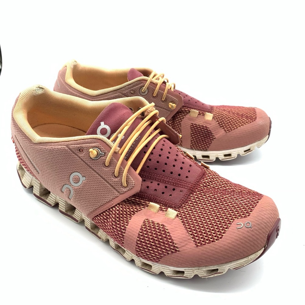 On Cloud Running V2 Sneakers in Dustrose Mulberry